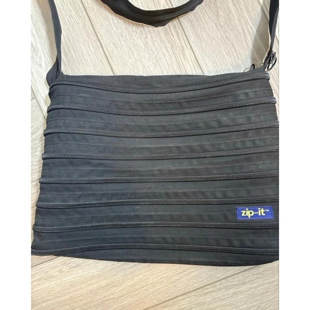 Zip-it Black Zipper Crossbody‎ Bag Convertible Messenger Shoulder Bag Large